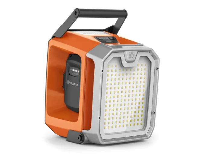 Akumulatorowa lampa robocza WL 8i