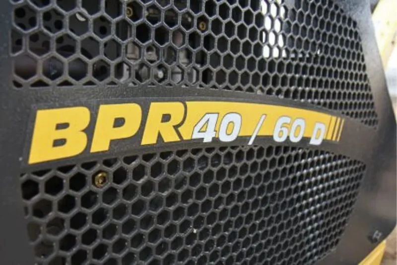 Dwukierunkowa zagęszczarka gruntu BOMAG BPR 40/60 D/E
