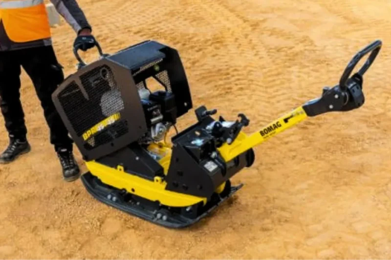 Dwukierunkowa zagęszczarka gruntu BOMAG BPR 45/45