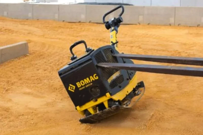Dwukierunkowa zagęszczarka gruntu BOMAG BPR 45/45
