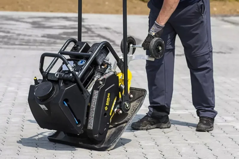 Jednokierunkowa zagęszczarka gruntu BOMAG BP 25/50