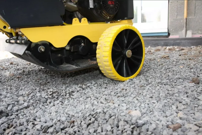 Rewersyjna zagęszczarka gruntu BOMAG BPR 25/40