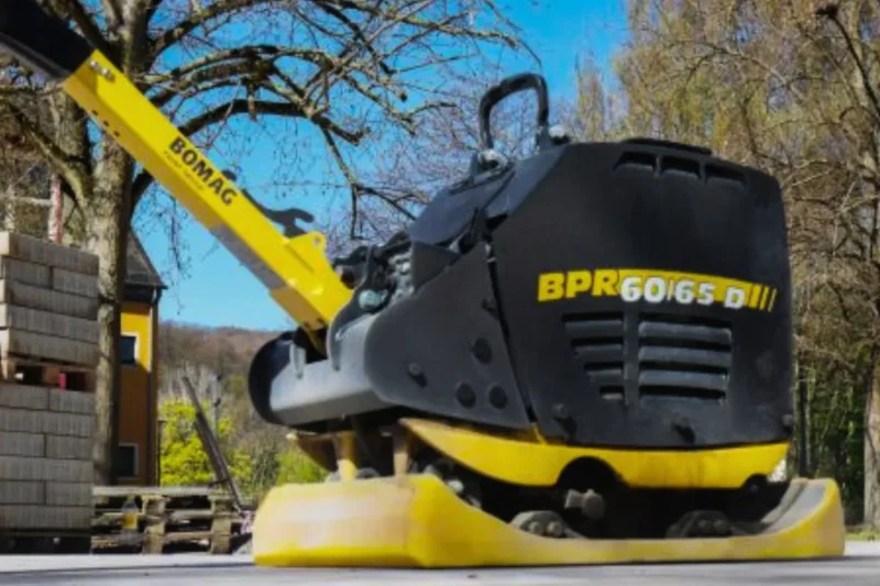 Dwukierunkowa zagęszczarka gruntu BOMAG BPR 60/65 D/E STONEGUARD