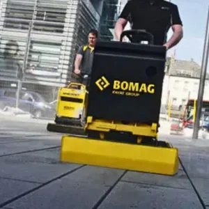Dwukierunkowa zagęszczarka gruntu BOMAG BPR 60/65 STONEGUARD