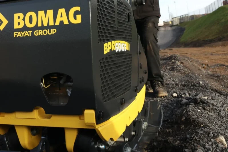 Dwukierunkowa zagęszczarka gruntu BOMAG BPR 60/65