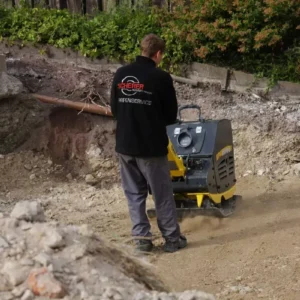 Dwukierunkowa zagęszczarka gruntu BOMAG BPR 70/70 D/E