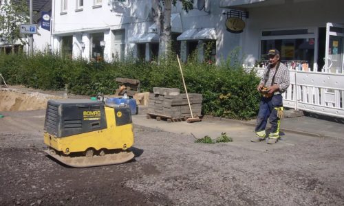 Dwukierunkowa zagęszczarka gruntu BOMAG BPH 80/65 S D/E