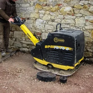 Dwukierunkowa zagęszczarka gruntu BOMAG BPR 70/70 D/E ECONOMIZER
