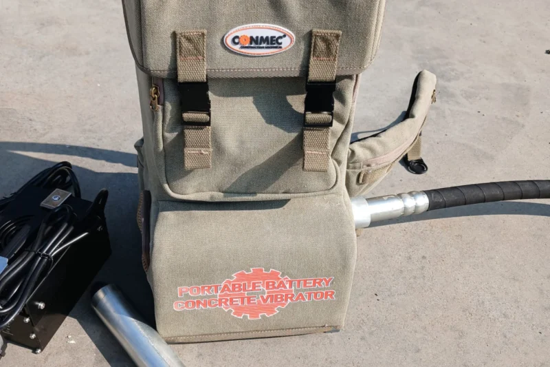 Wibrator plecakowy akumulatorowy Conmec CPV‑E Back Pack + buława 42mm wał 2m