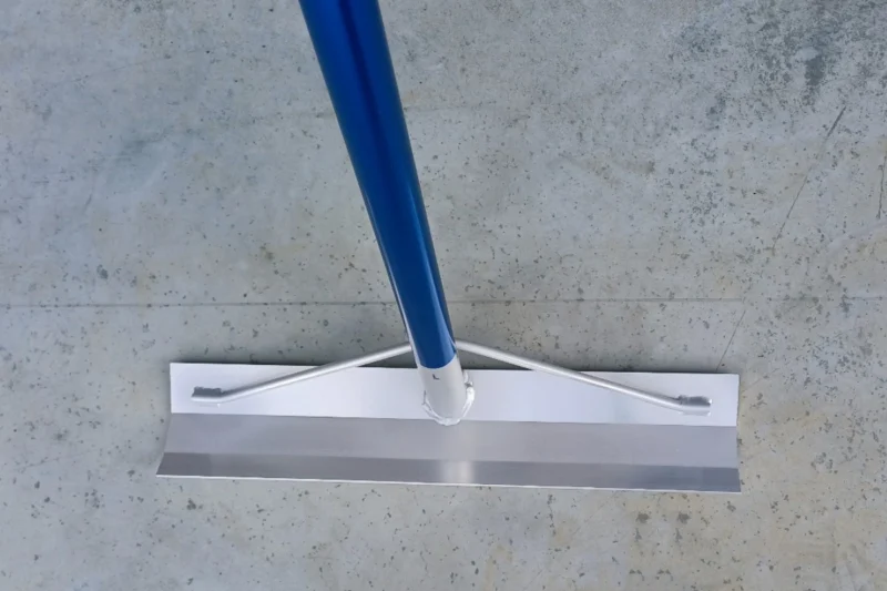Listwa ze szczotką do betonu Beton Trowel BT750056 1,2m z rurami (3 x 1,8 m)