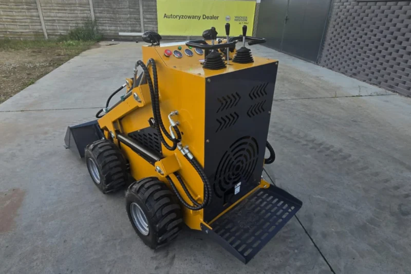 Mini ładowarka Steer Loader LY 380