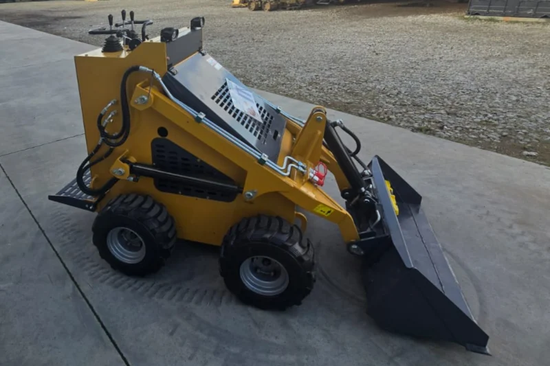 Mini ładowarka Steer Loader LY 380