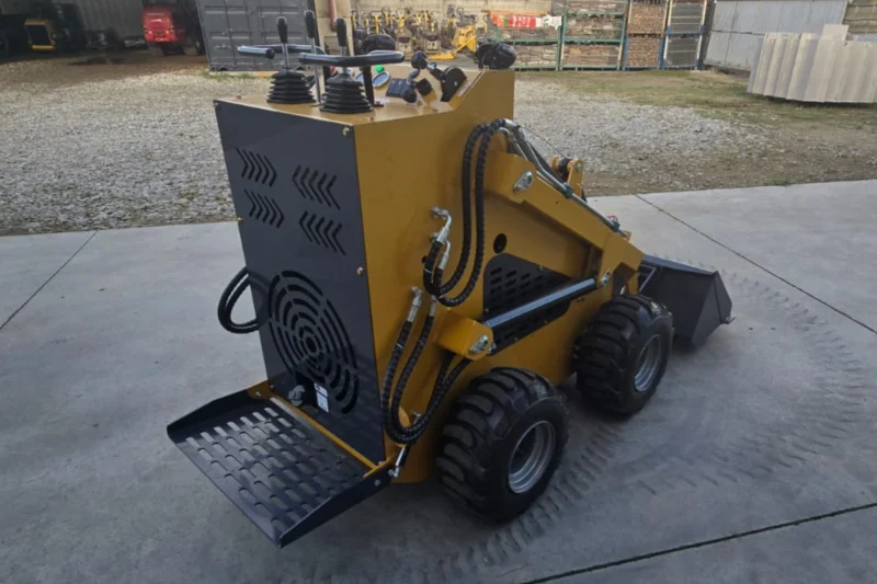 Mini ładowarka Steer Loader LY 380