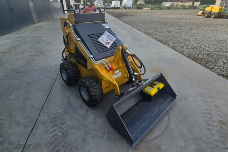 Mini ładowarka Steer Loader LY 380