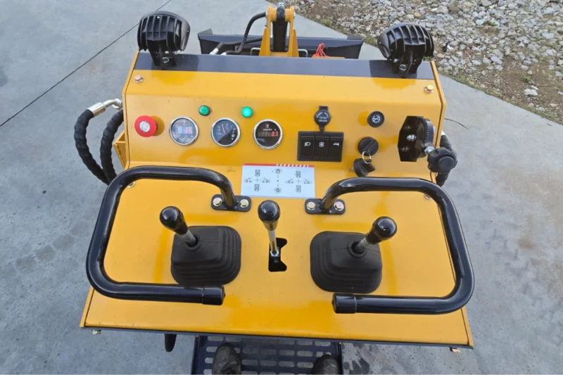 Mini ładowarka Steer Loader LY 380