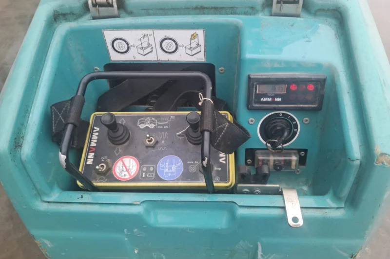 Mini walec okołkowany Ammann RAMMAX 1575