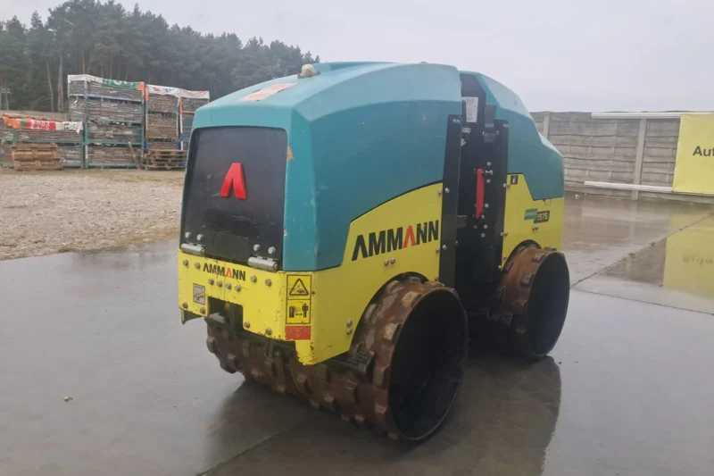 Mini walec okołkowany Ammann RAMMAX 1575