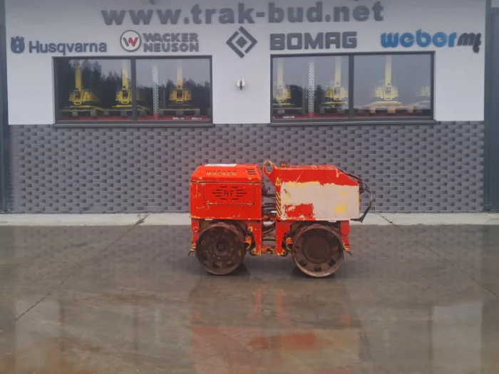 Mini walec okołkowany WACKER RT820/HT