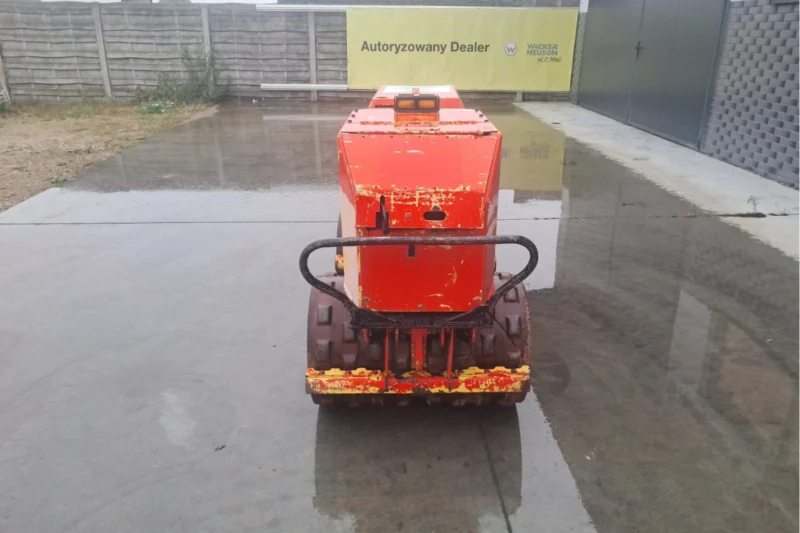 Mini walec okołkowany WACKER RT820/HT