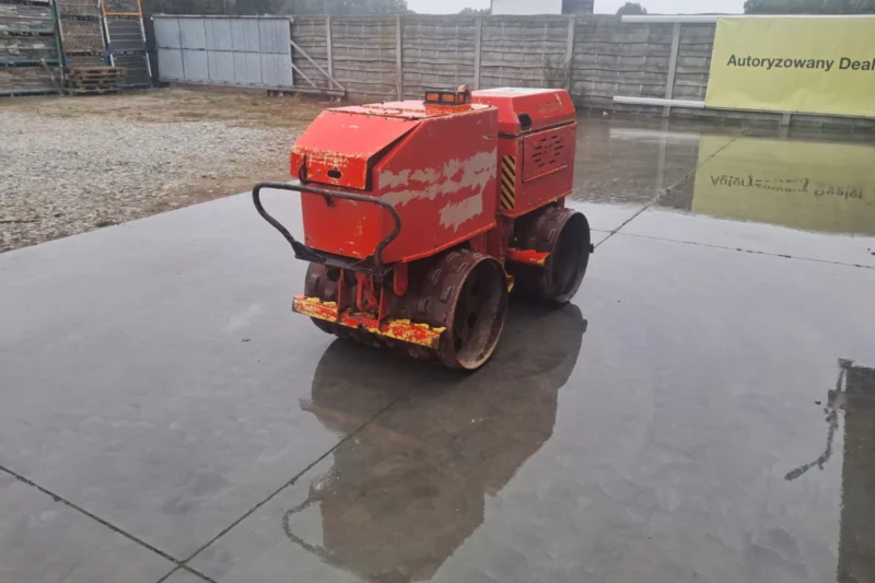Mini walec okołkowany WACKER RT820/HT