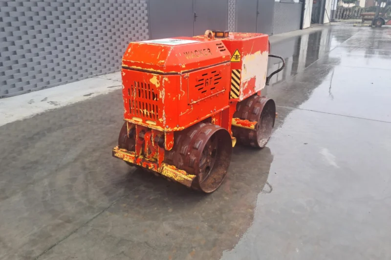 Mini walec okołkowany WACKER RT820/HT