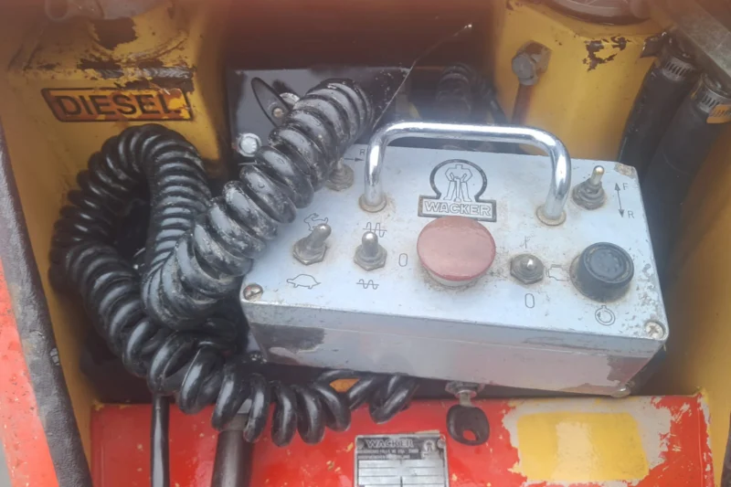 Mini walec okołkowany WACKER RT820/HT