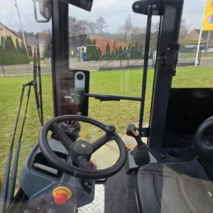 Kompaktowa ładowarka przegubowa HERACLES H380