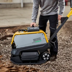 Zagęszczarka akumulatorowa rewersyjna WACKER NEUSON APU 3050E
