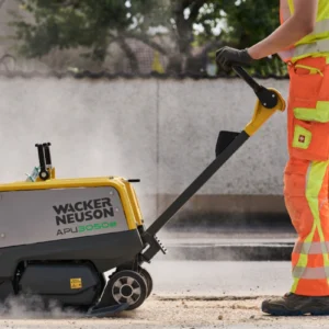 Zagęszczarka akumulatorowa rewersyjna WACKER NEUSON APU 3050E