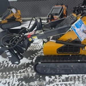 Mini ładowarka gąsienicowa INFRONT YF380 łyżka szczękowa