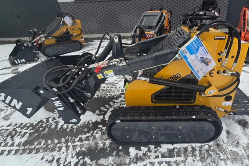 Mini ładowarka gąsienicowa INFRONT YF380 łyżka szczękowa