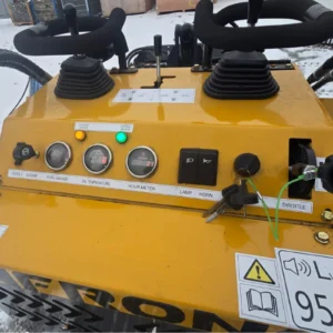 Mini ładowarka gąsienicowa INFRONT YF380 łyżka szczękowa