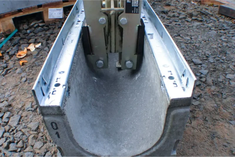 Chwytak do koryt kablowych Probst KKV-200 | 500 kg, mechaniczny