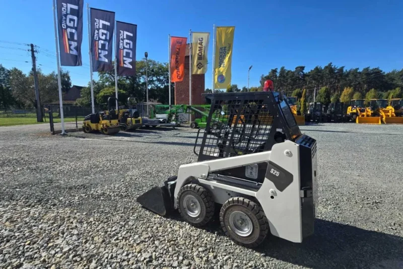 Mini ładowarka burtowa LGCM S25 4x4 Kubota – NOWA 2026